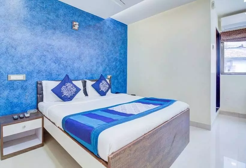 Fotos del hotel Oyo 9748  Girgaon Palace:  12