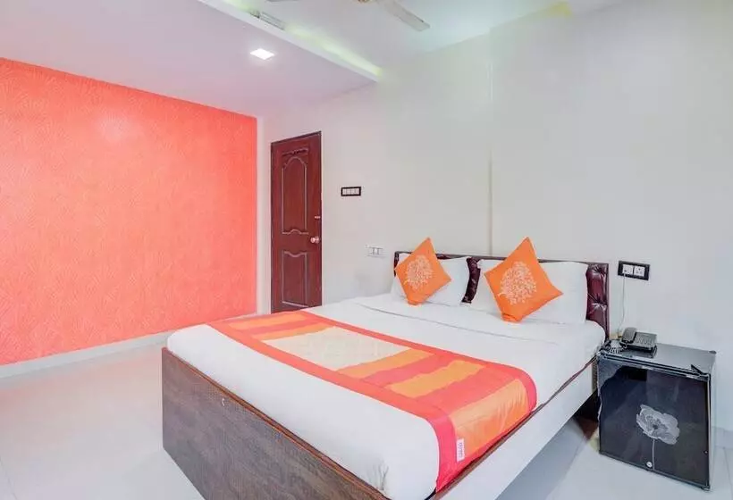 Fotos del hotel Oyo 9748  Girgaon Palace:  10