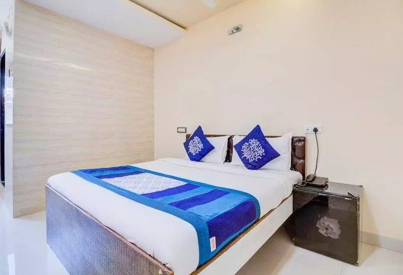 Fotos del hotel Oyo 9748  Girgaon Palace:  2