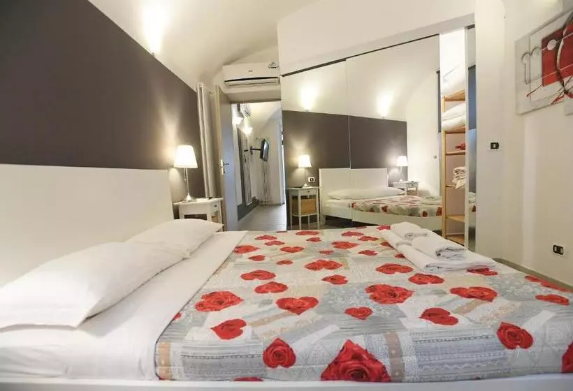 Fotos del hotel Eden Guest House Hostel:  8