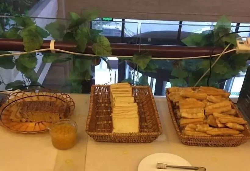 Fotos del hotel Greentree Inn Shandong Qingdao Wuyishan Road Jiashike Shopping Center Business:  25