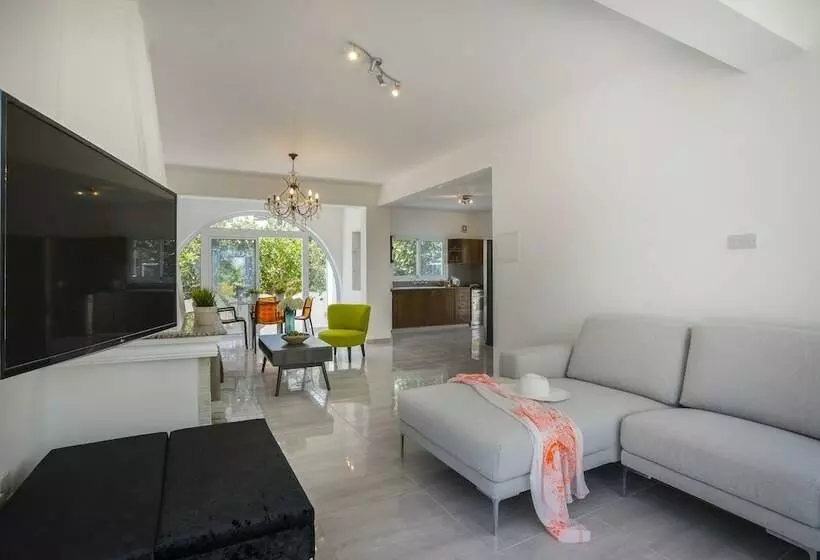 Fotos del hotel Protaras Villa Delphini:  5