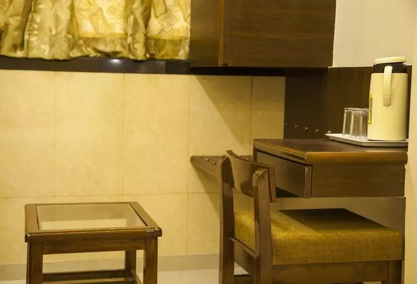 Fotos del hotel City Guest House  Dadar:  24