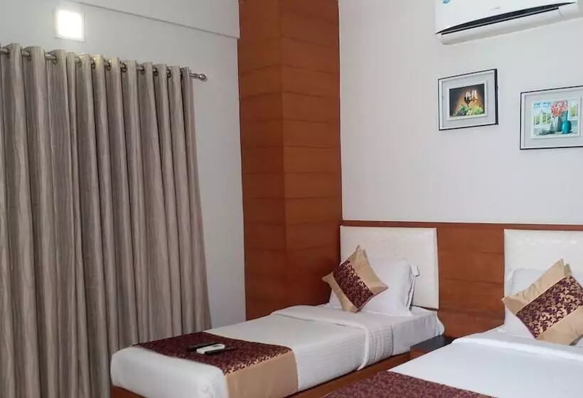 Fotos del hotel Zaith Residency Near Us Consulate & Apollo Hospitals:  8