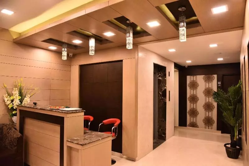 Fotos del hotel Zaith Residency Near Us Consulate & Apollo Hospitals:  15