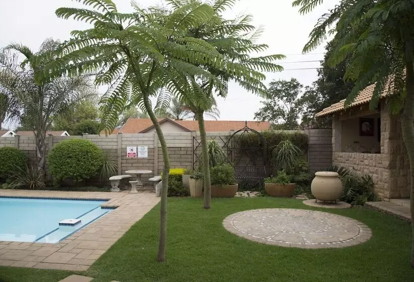 Fotos del hotel Xaviera Guest House:  4