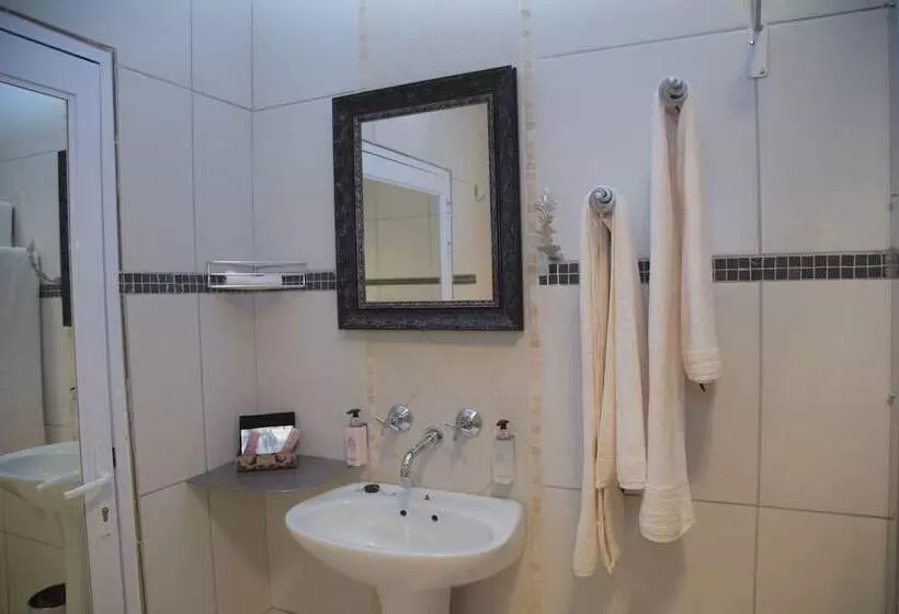 Fotos del hotel Xaviera Guest House:  7
