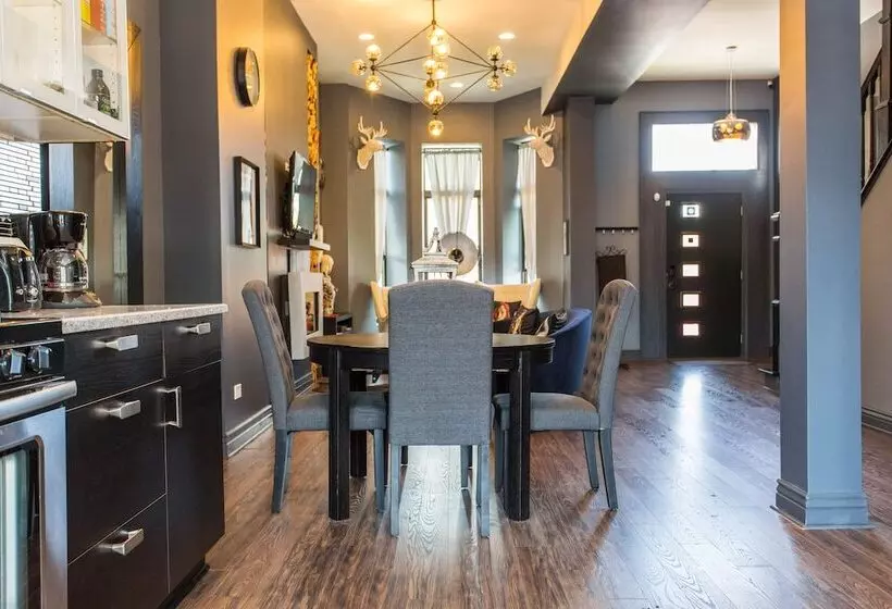 Fotos del hotel Mccormick Place Guest House:  17