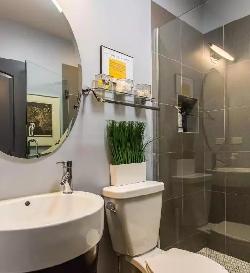 Fotos del hotel Mccormick Place Guest House:  4