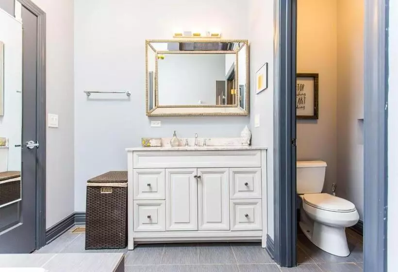 Fotos del hotel Mccormick Place Guest House:  7