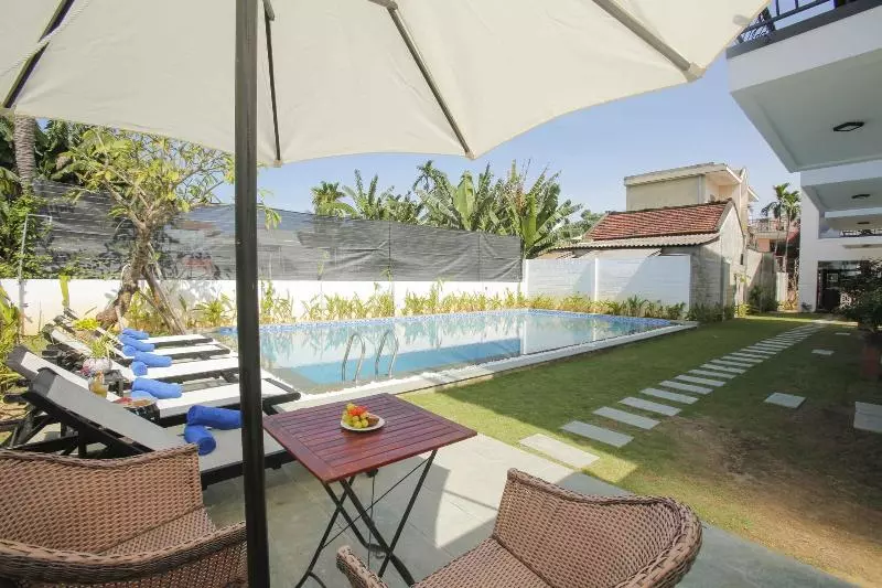 Fotos del hotel Hoi An Sunny Pool Villa:  3