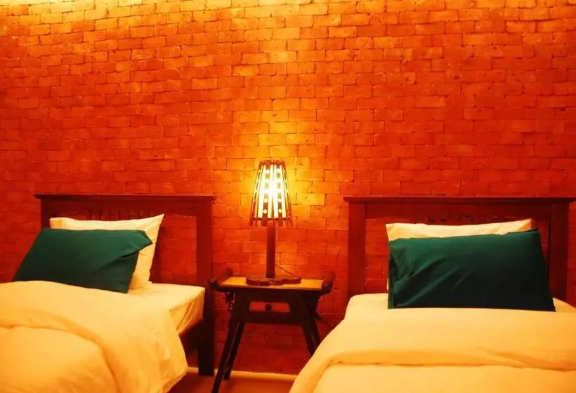 Fotos del hotel The White Elephant Home:  12
