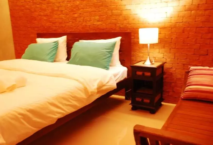 Fotos del hotel The White Elephant Home:  6