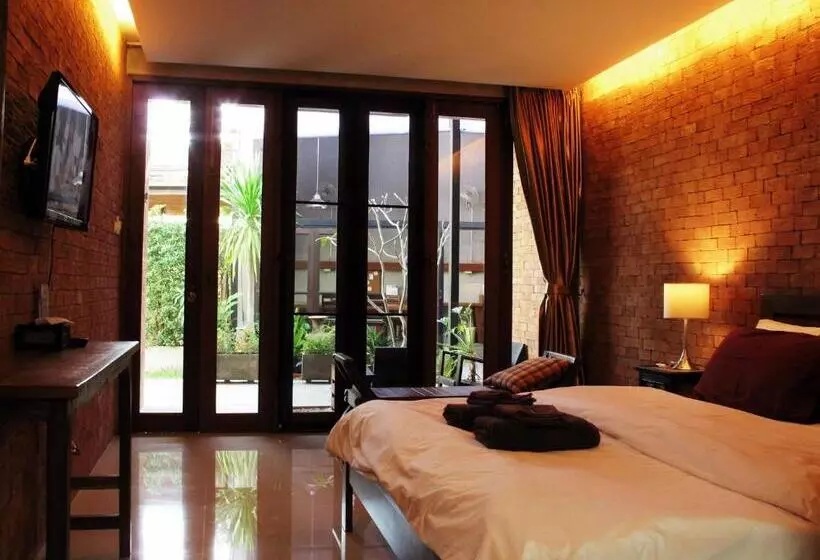 Fotos del hotel The White Elephant Home:  22