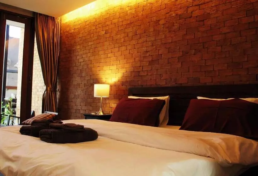 Fotos del hotel The White Elephant Home:  15
