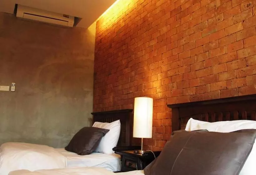 Fotos del hotel The White Elephant Home:  18