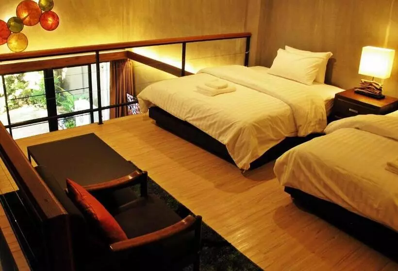 Fotos del hotel The White Elephant Home:  9