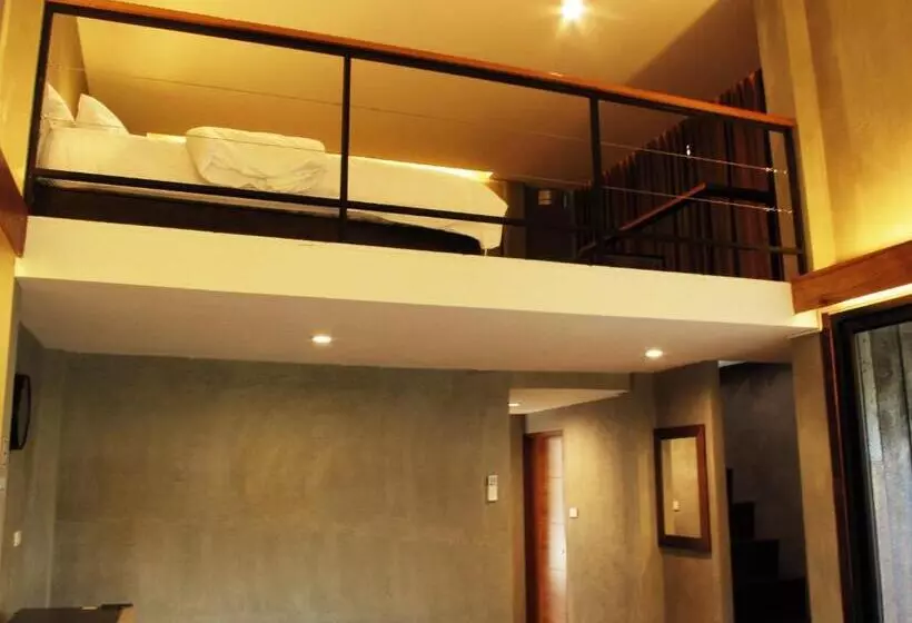 Fotos del hotel The White Elephant Home:  21