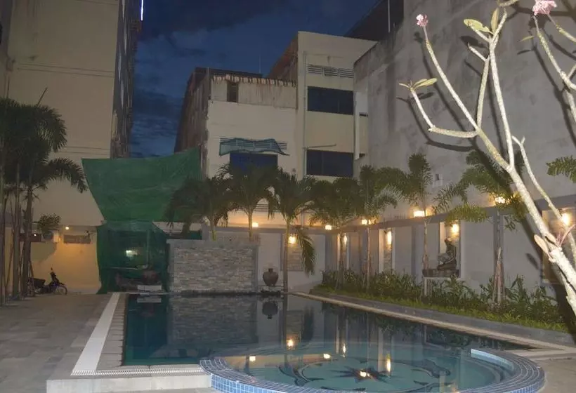 Fotos del hotel Holiday:  8
