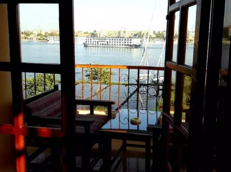 Luxor Plaza House