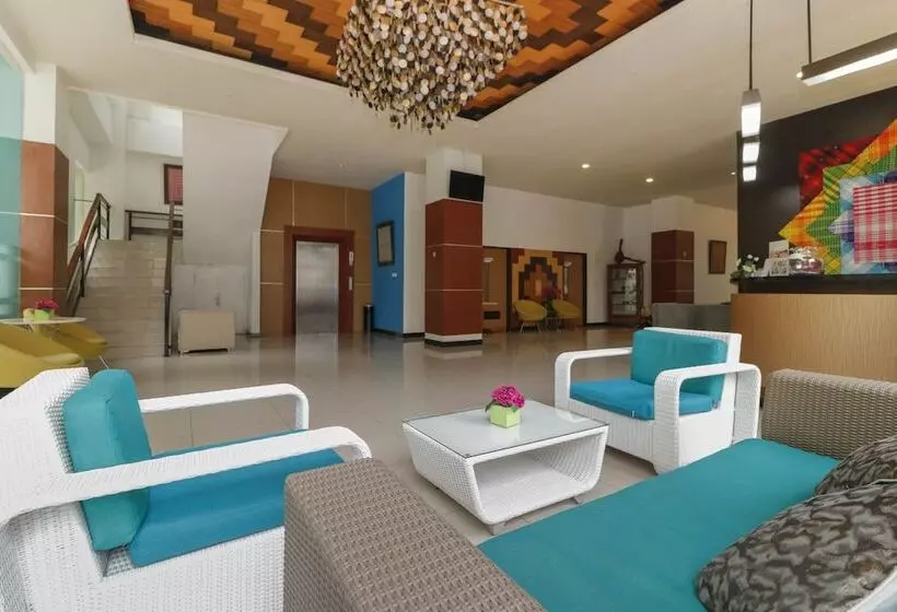 Reddoorz Plus Near Pantai Losari