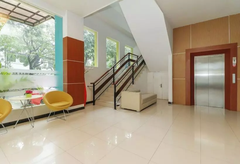 Fotos del hotel Reddoorz Plus Near Pantai Losari:  17