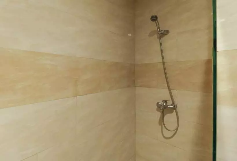 Fotos del hotel Reddoorz Plus Near Pantai Losari:  18