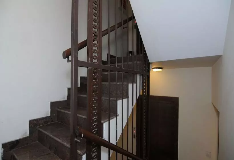 Fotos del hotel Oyo Flagship 494 East Of Kailash:  6