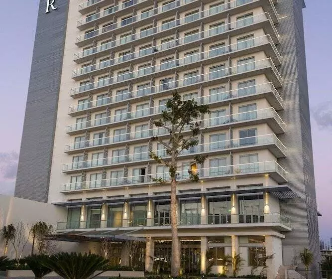 Renaissance Cancun Resort & Marina