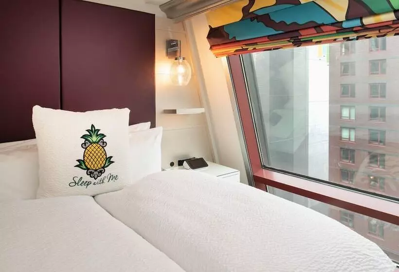 Fotos del hotel Staypineapple, An Artful , Midtown New York:  3