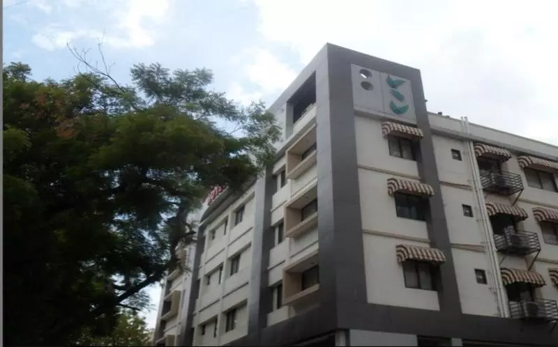 Fabhotel Metro Park