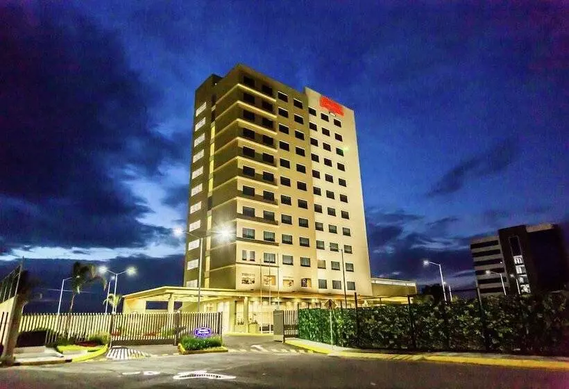 Hampton Inn & Suites By Hilton Puebla