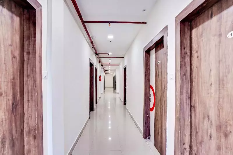 Fotos del hotel Collection O 30109 Mancheswar Industrial Estate:  9