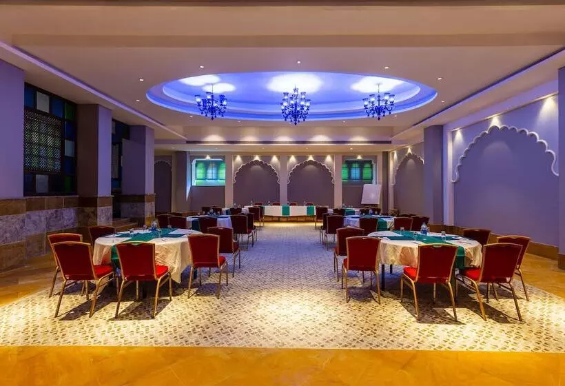 Fotos del hotel Sairafort Sarovar Portico:  7