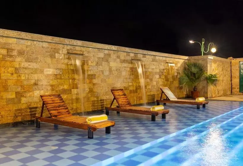 Fotos del hotel Sairafort Sarovar Portico:  3