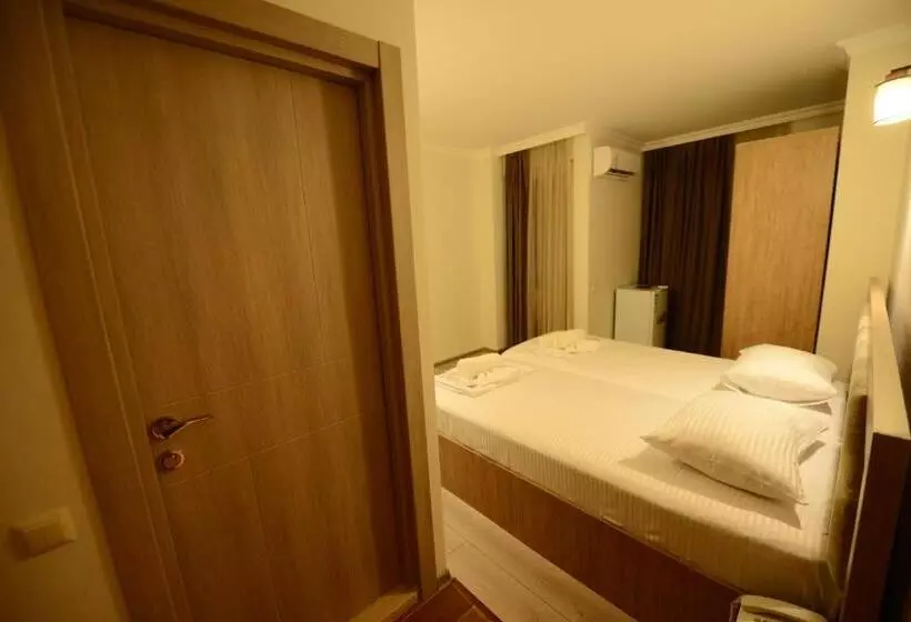 Fotos del hotel Aristocrat Batumi:  14