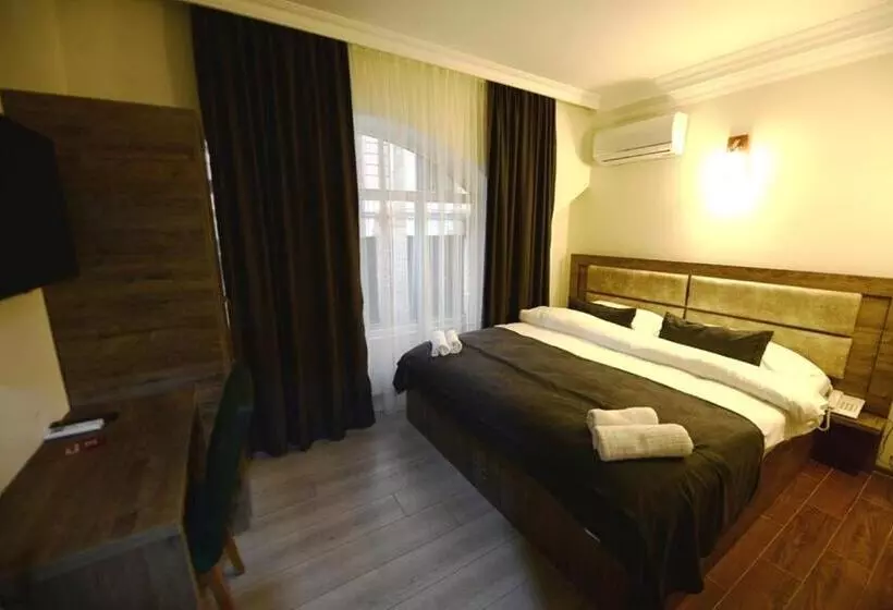 Fotos del hotel Aristocrat Batumi:  25
