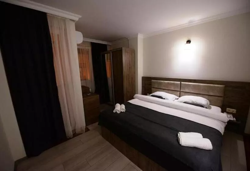 Fotos del hotel Aristocrat Batumi:  16