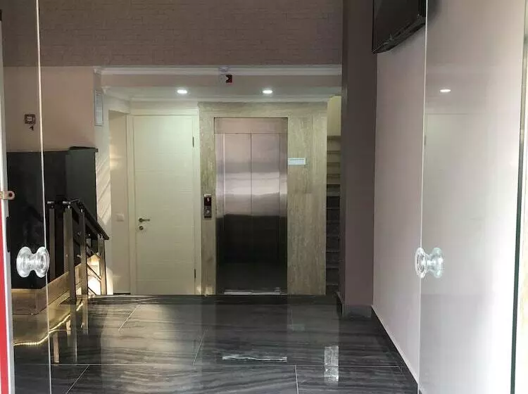 Fotos del hotel Aristocrat Batumi:  2