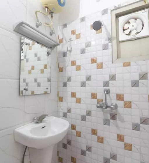 Fotos del hotel Fabexpress Global Inn Hussain Ganj:  3