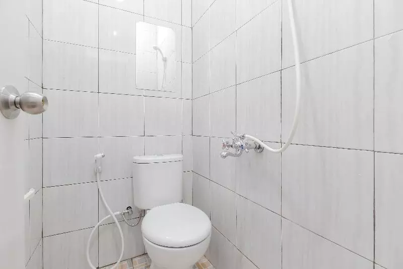 Fotos del hotel Reddoorz Plus Near Budi Luhur University Jakarta:  9