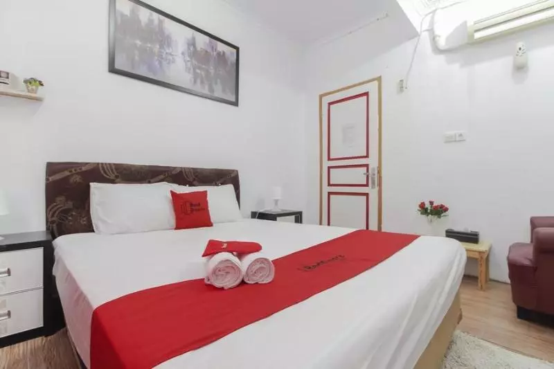 Fotos del hotel Reddoorz Plus Near Budi Luhur University Jakarta:  15