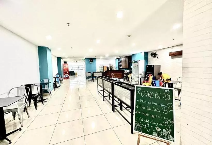 Fotos del hotel Reddoorz Plus Near Etown 2:  16