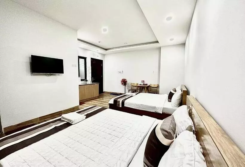 Fotos del hotel Reddoorz Plus Near Etown 2:  11
