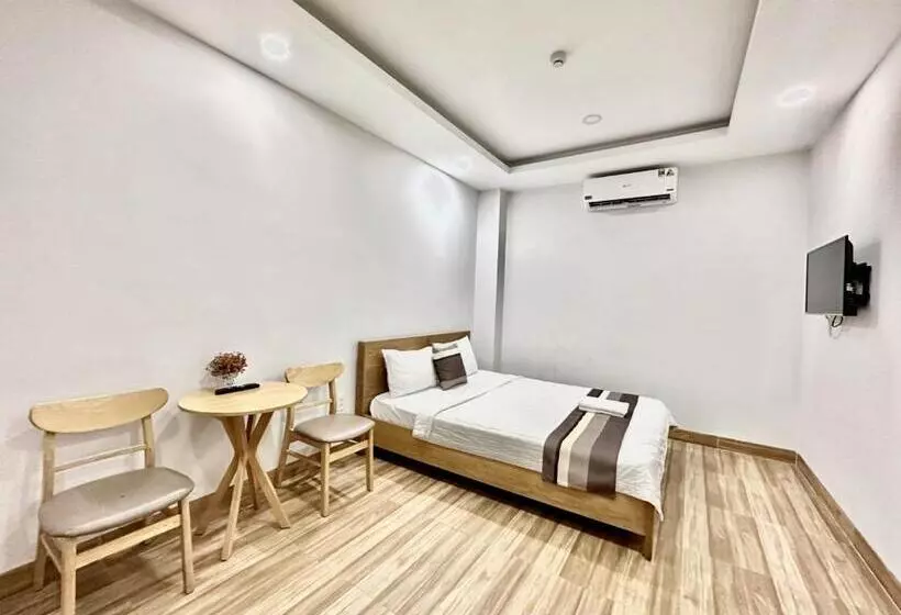 Fotos del hotel Reddoorz Plus Near Etown 2:  8
