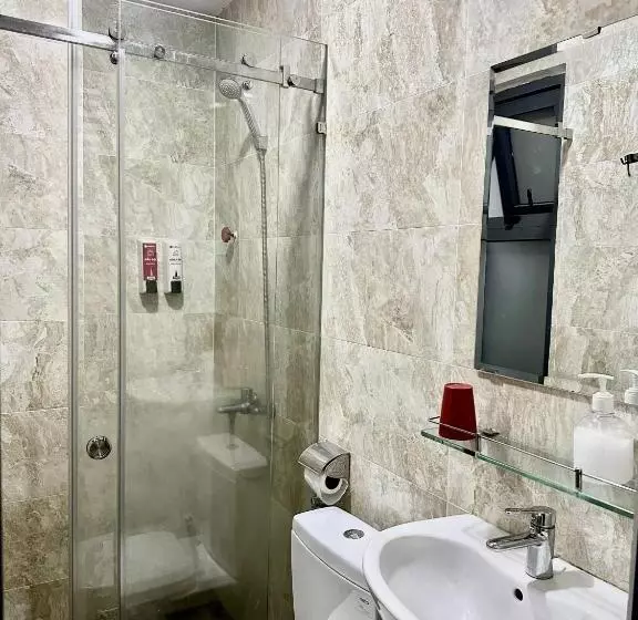 Fotos del hotel Reddoorz Plus Near Etown 2:  23