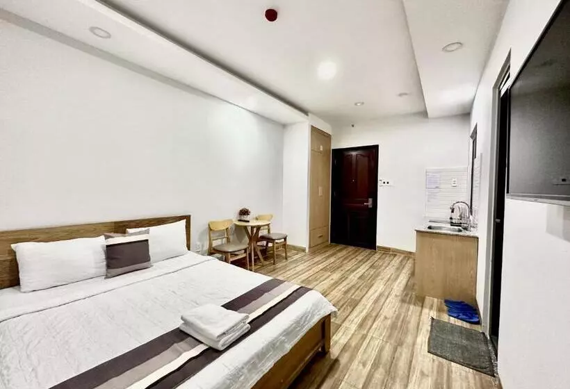 Fotos del hotel Reddoorz Plus Near Etown 2:  9