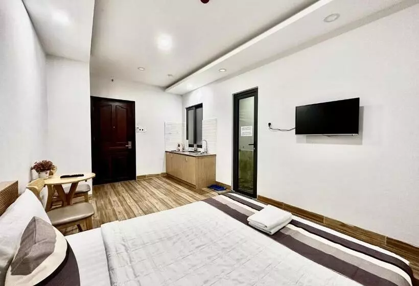 Fotos del hotel Reddoorz Plus Near Etown 2:  12