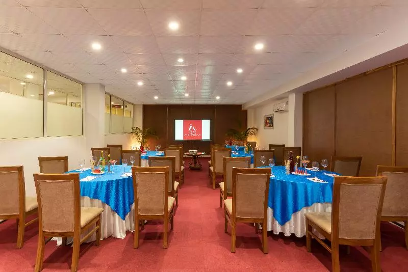 Fotos del hotel Inde  Cyber City:  7