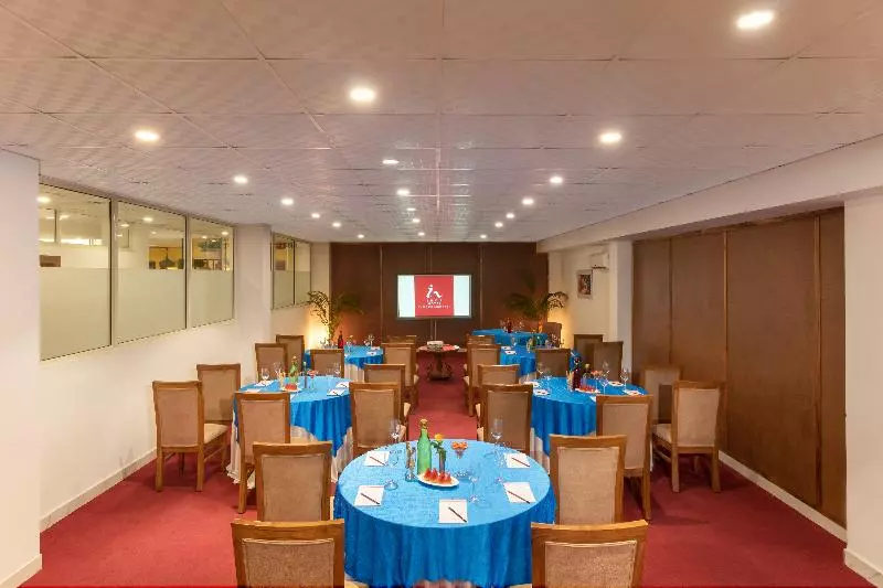 Fotos del hotel Inde  Cyber City:  9